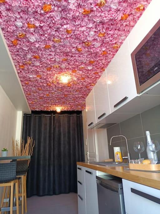 Appartement Balneo Et Sauna Prives The Red Room มอกิโอ ภายนอก รูปภาพ