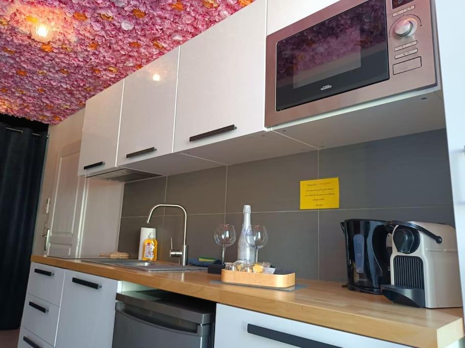 Appartement Balneo Et Sauna Prives The Red Room มอกิโอ ภายนอก รูปภาพ