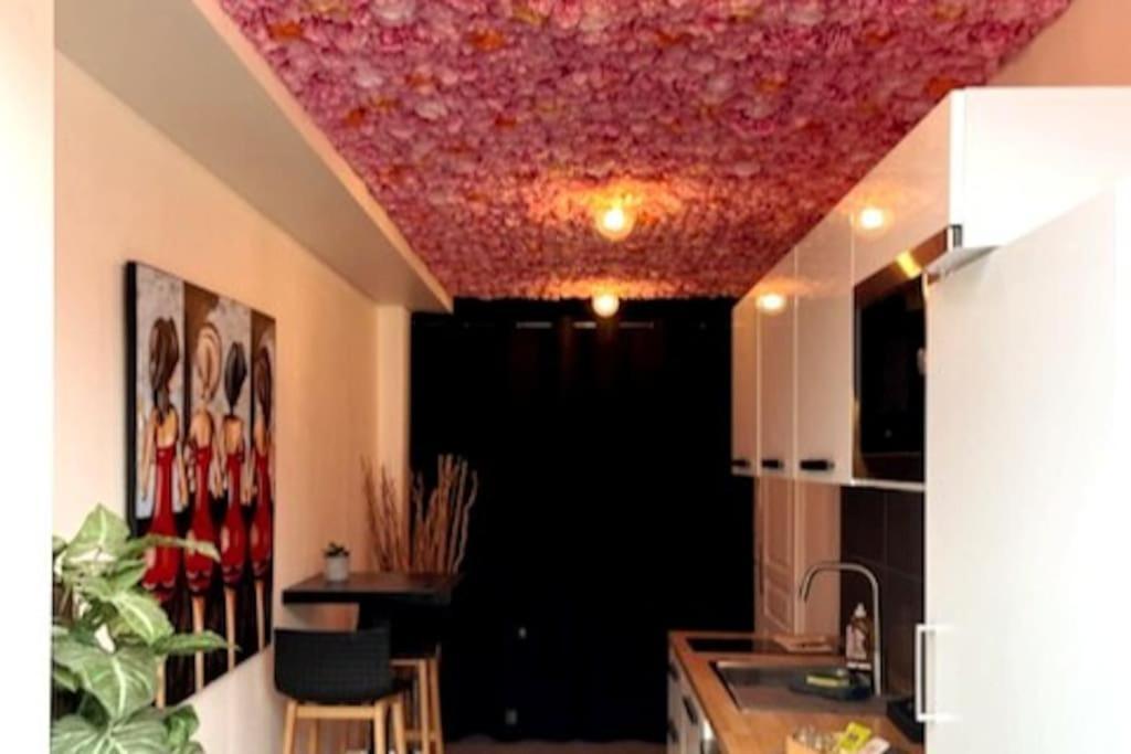Appartement Balneo Et Sauna Prives The Red Room มอกิโอ ภายนอก รูปภาพ